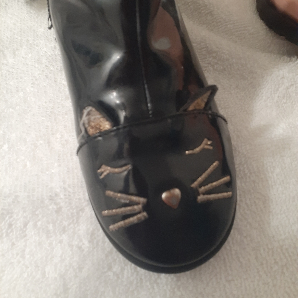 Shoe - Picture 6 of 7